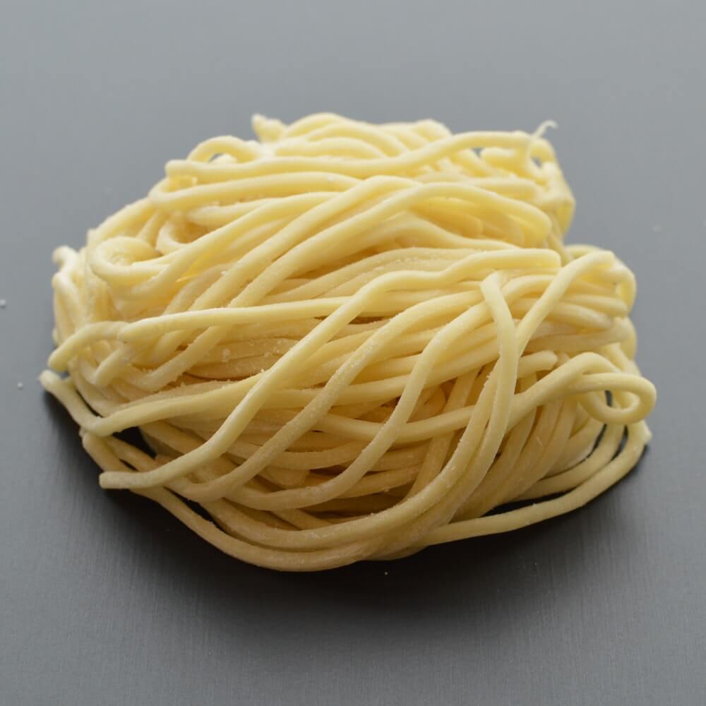商品名:家系、中加水の太麺・ストレート麺の生麺