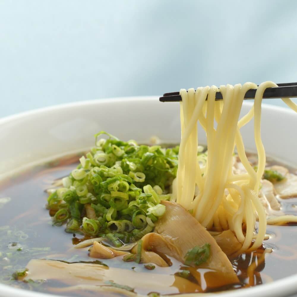 商品名:京都、低加水の中太麺・ストレート麺のこくうま醤油ラーメン