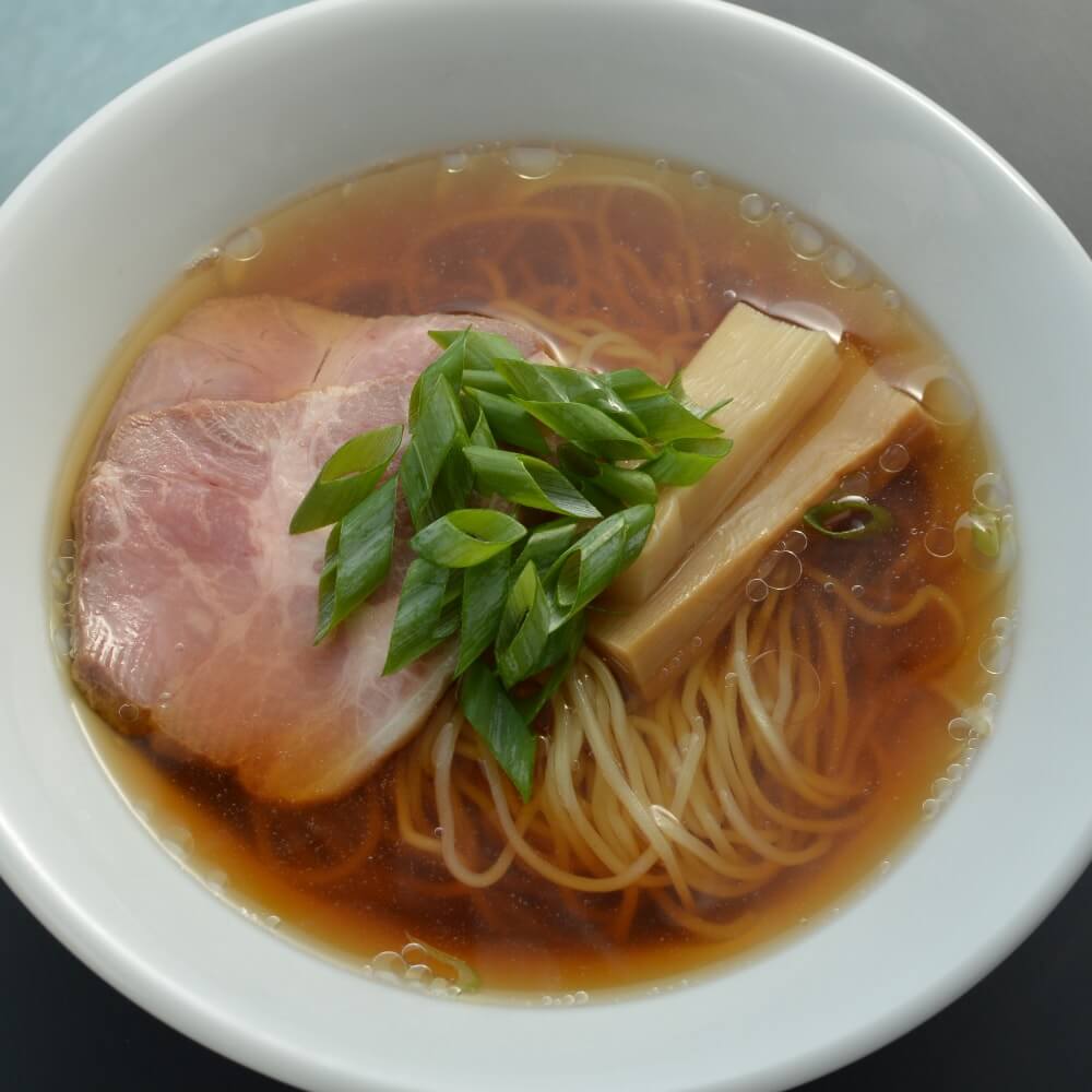 商品名:北海道小麦、中加水の細麺・ストレート麺のあっさり醤油ラーメン