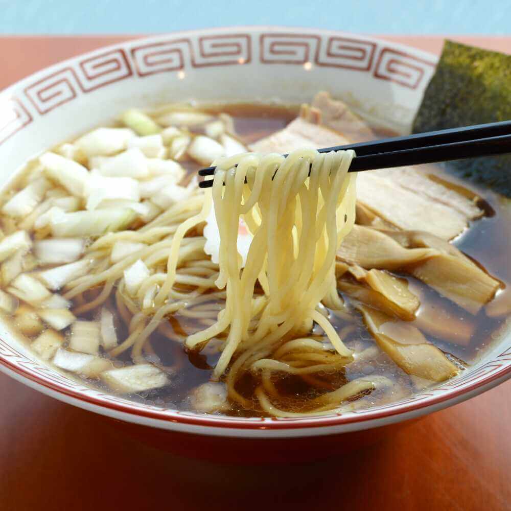 商品名:卵麺、低加水の細麺・ストレート麺のこくうま醤油ラーメン