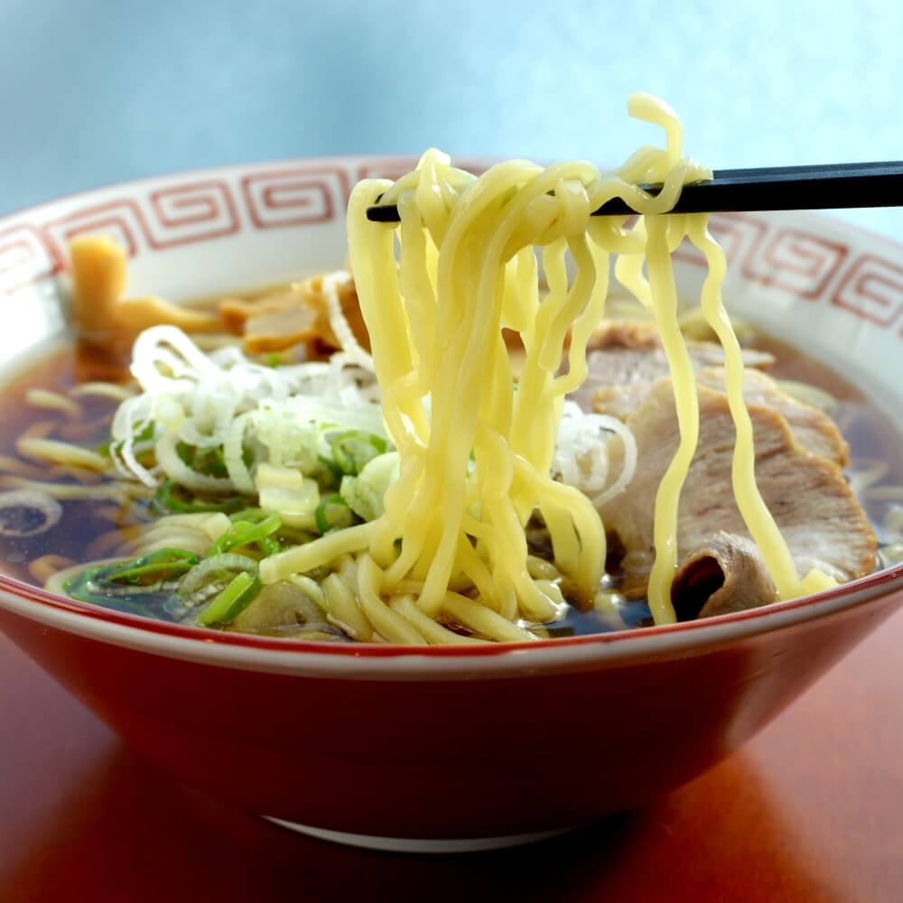 商品名:会津、多加水 熟成の平打ち太麺・ちぢれ麺の無化調醤油ラーメン