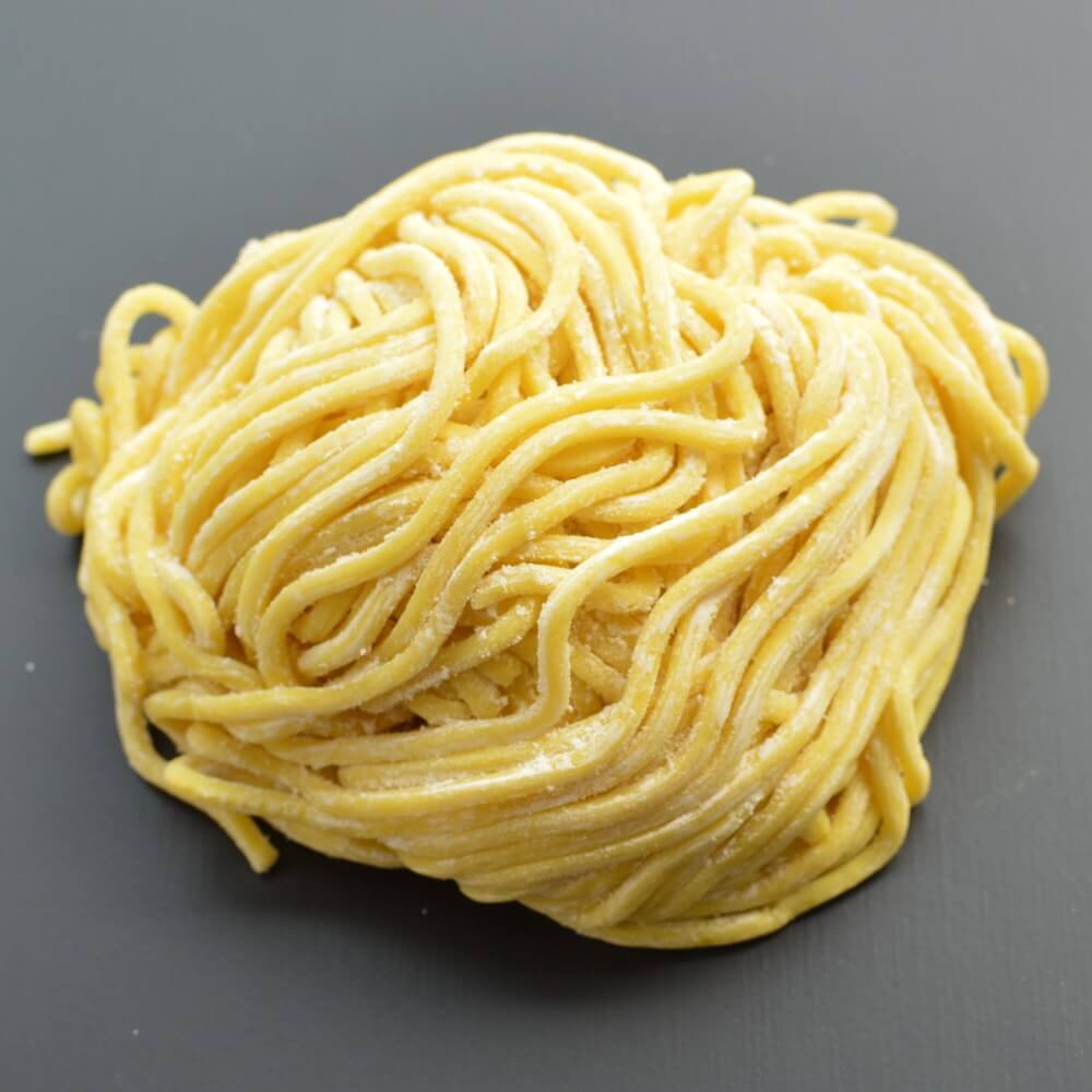 商品名:金剛、多加水 熟成の太麺・ストレート麺の生麺